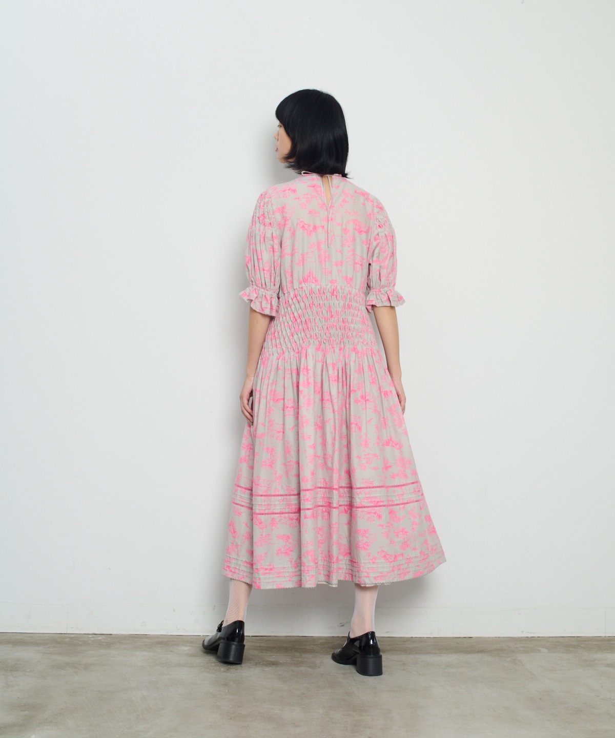 トワル ド ジュイ プリントスモッキングワンピース | MUVEIL Online Shop