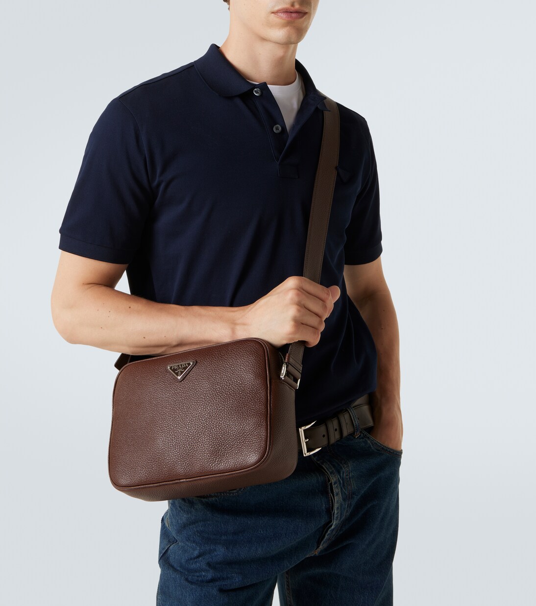 Logo leather shoulder bag in brown - Prada | Mytheresa