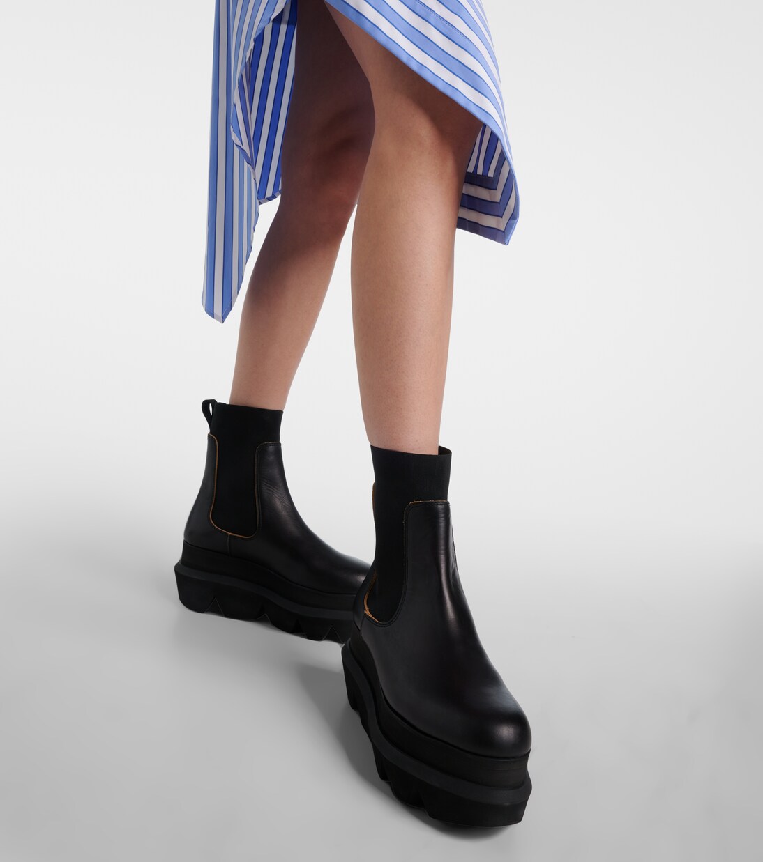 Leather Chelsea boots in black - Sacai | Mytheresa
