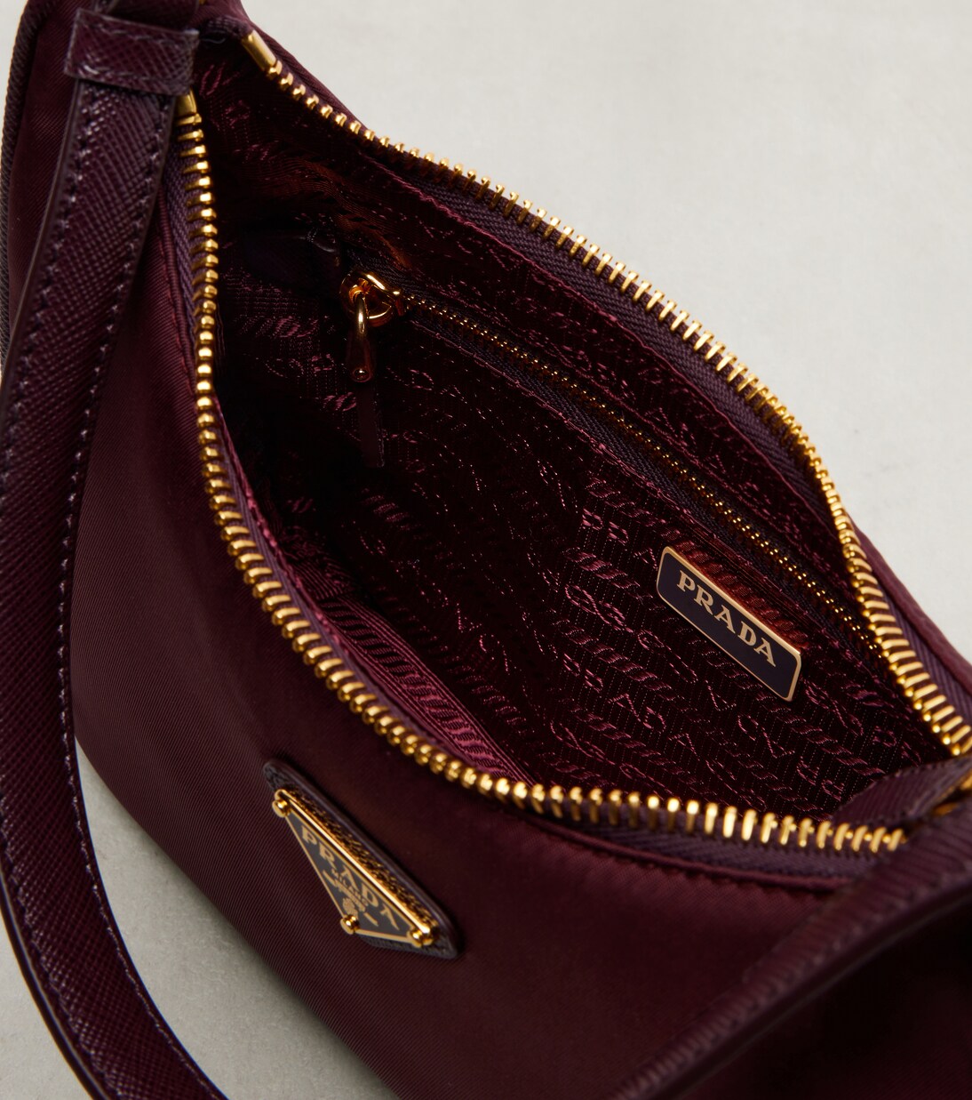 Prada Re-Edition 2005 Re-Nylon shoulder bag in burgundy - Prada