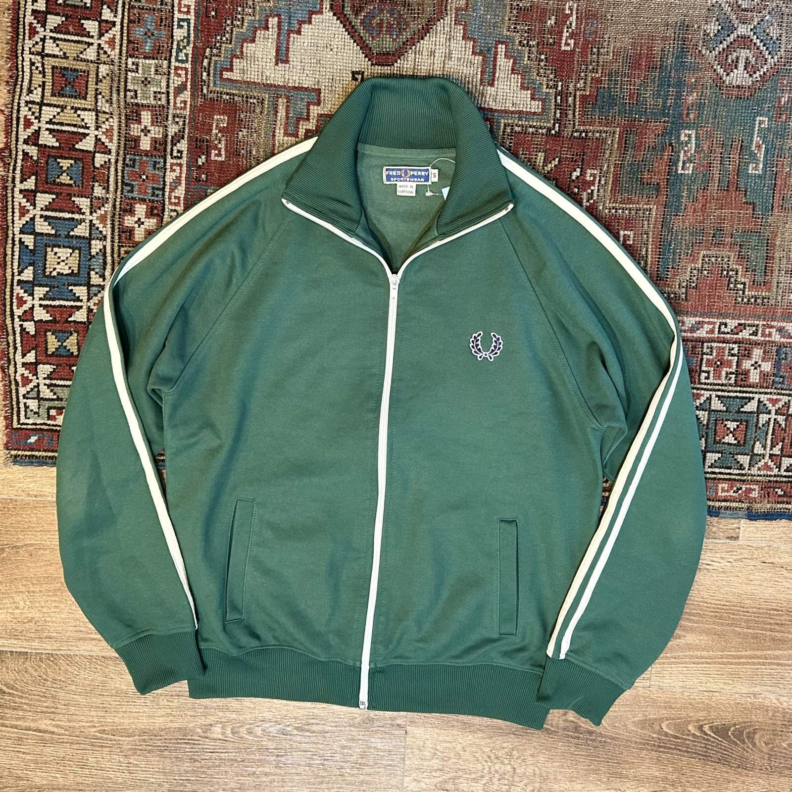 ポルトガル製 ビンテージ 【フレッドペリー】Fred Perry【緑x白ライン