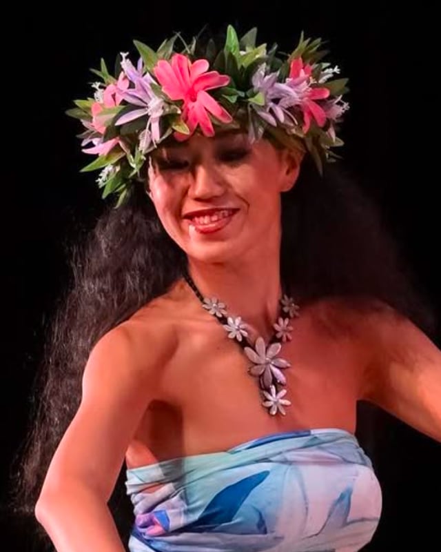 ノアダンス教室 フラダンスタヒチアンダンス - Kristen先生