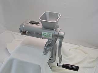 鈴木糧食研究所 有効成分をムダなく抽出するスズキのジュースマシン