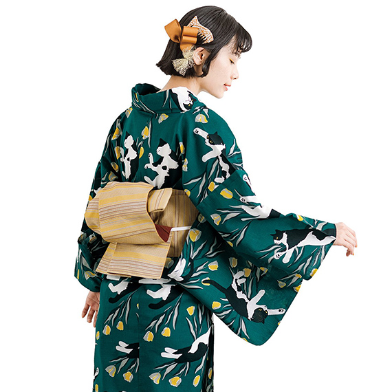 ハチワレ猫とチューリップがモダンな雰囲気の、猫部オリジナル浴衣が