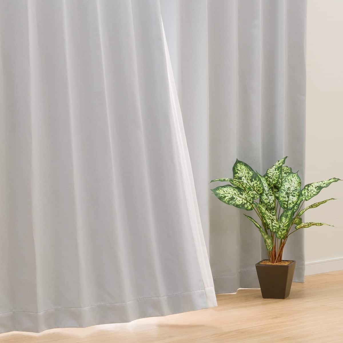 とり子☆防炎 2級遮光(BM0001)と1級遮光(KM4060)の4組 とり子☆防炎 2