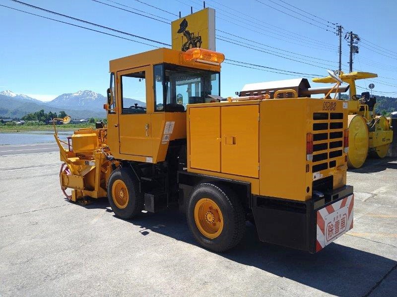 Niigata Transys NR83 – 除雪の総合デパート 株式会社ニットク