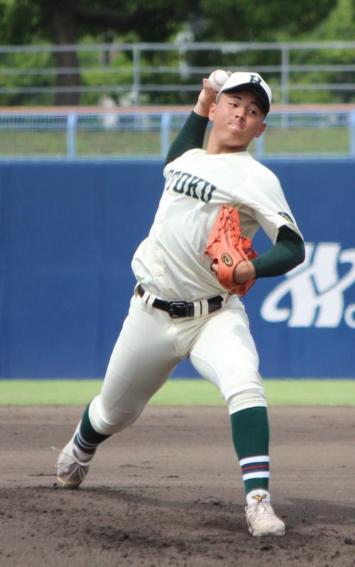 報徳学園―市和歌山はそっくりユニホーム対決 ともに濃緑色とアイボリー