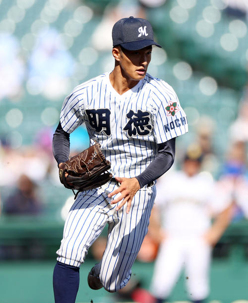 甲子園】明徳義塾快勝 2年生左腕池崎安侍朗が95球マダックス完封 高知