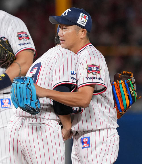 ヤクルト】42歳青木宣親、引退試合マルチ安打締め 全員「23」登場曲