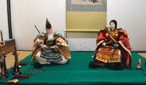 神功皇后と武内宿禰」を表した五月人形 - 名工の五月人形20年ぶり