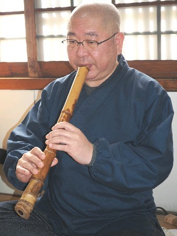 虚無僧の尺八は吹く禅なり 博多に修行道場 一朝軒｜【西日本新聞me】