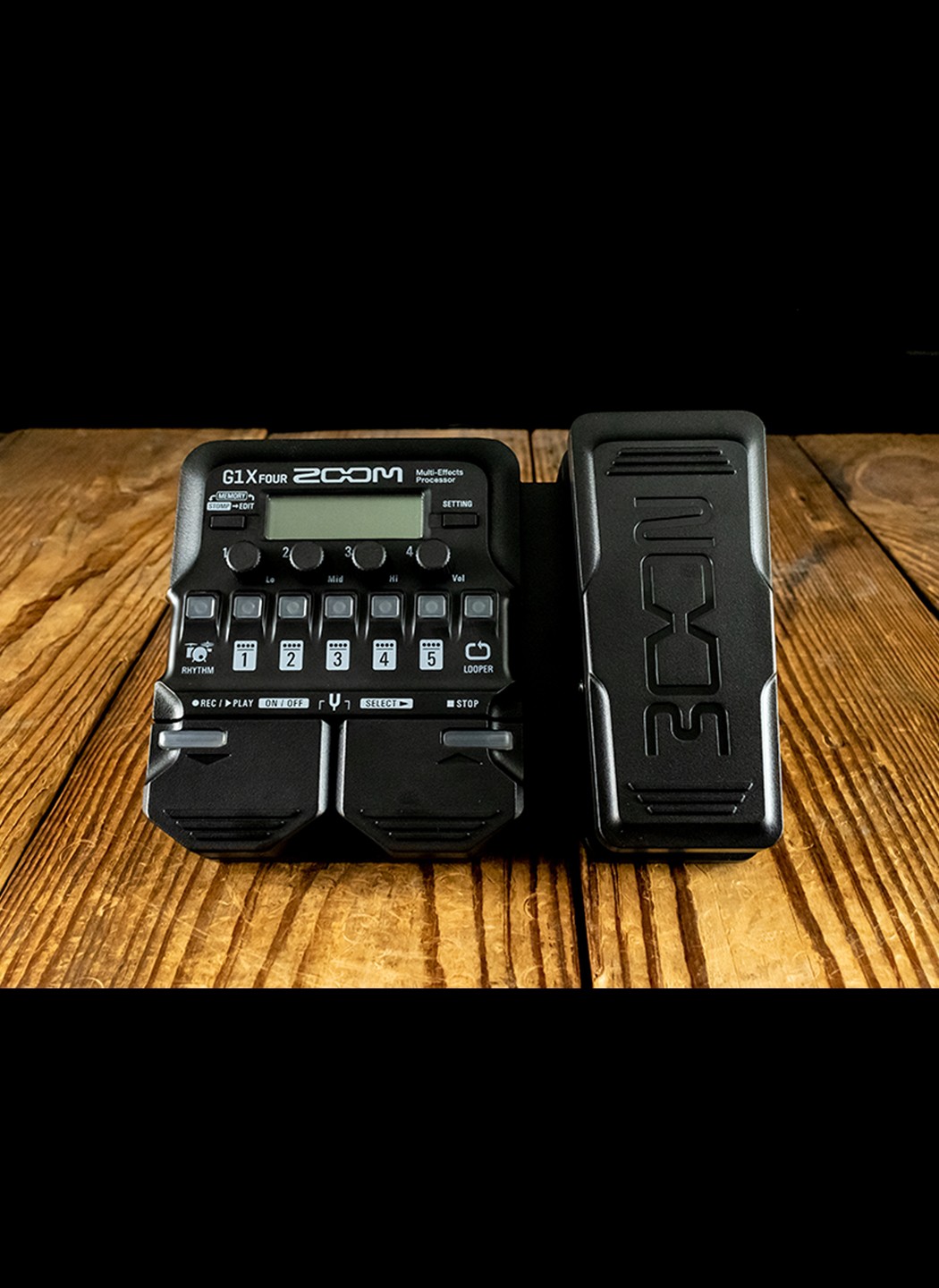 Zoom G1X FOUR Multi-Effects w/Expression Pedal