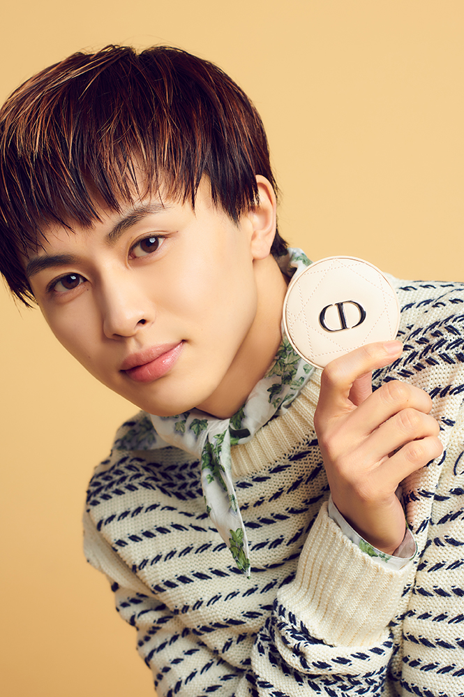 ディオールの新アイテムで魅せる 超特急 タクヤのデイリー ナチュラル