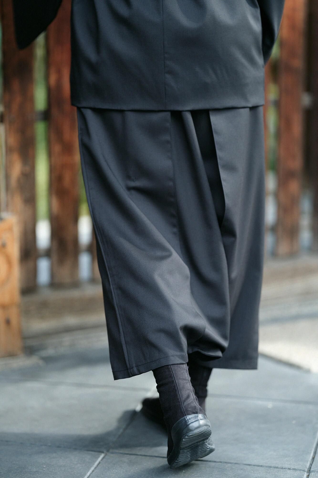 42双 梳毛（そもう） 袴富士（はかまふじ）／濡羽色（ぬればいろ）