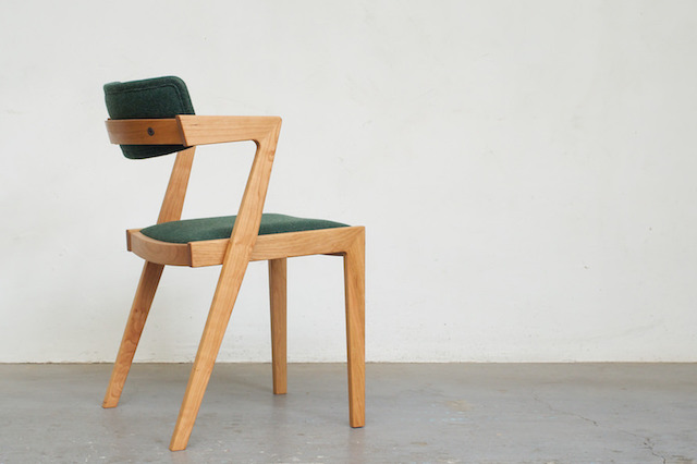 ISU-WORKSの椅子で人気のMEGチェアとLENチェア【No.2273】 | 無垢材