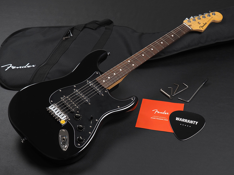 Fender Standard Stratocaster HSS Laurel Fingerboard Black