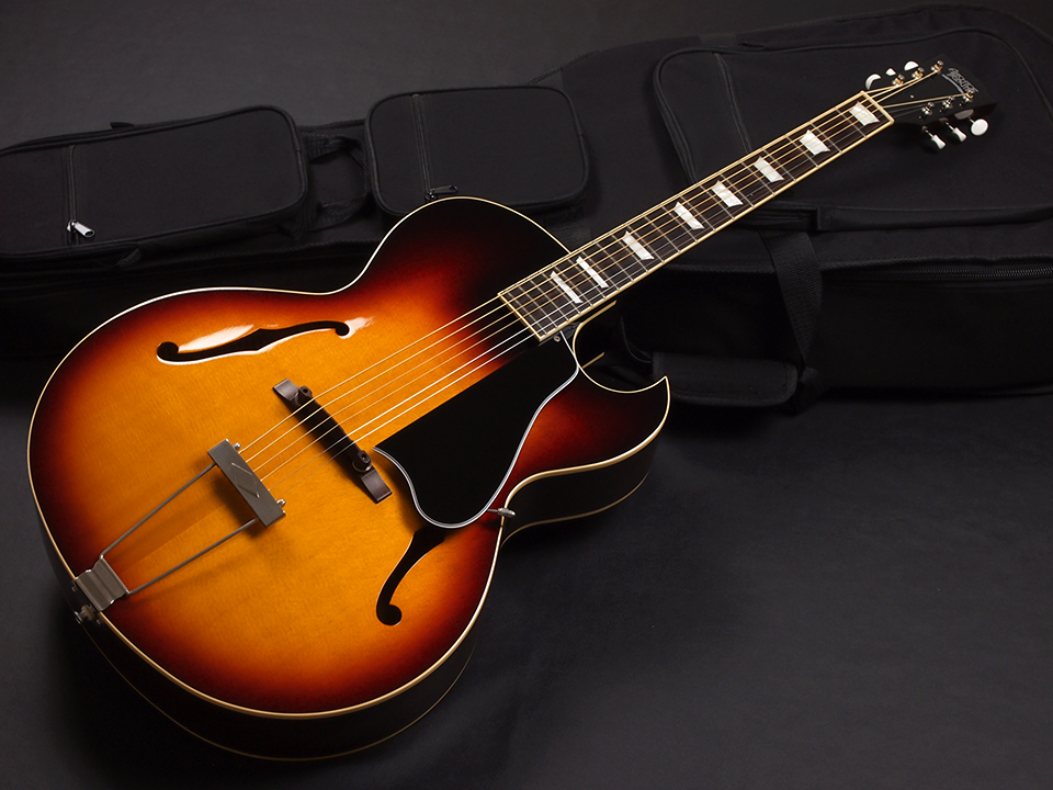 Archtop Tribute AT50C ソニックス特価 ￥108,000- 中古 カッタウェイ