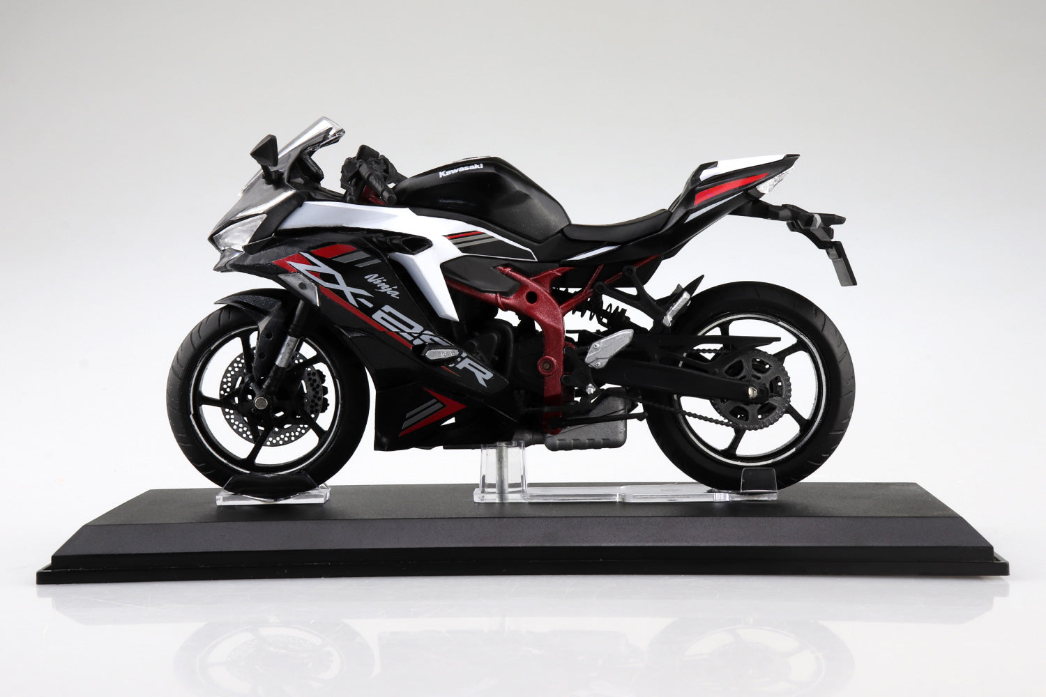 1/12 KAWASAKI Ninja ZX-25R メタリックスパークブラック×パール