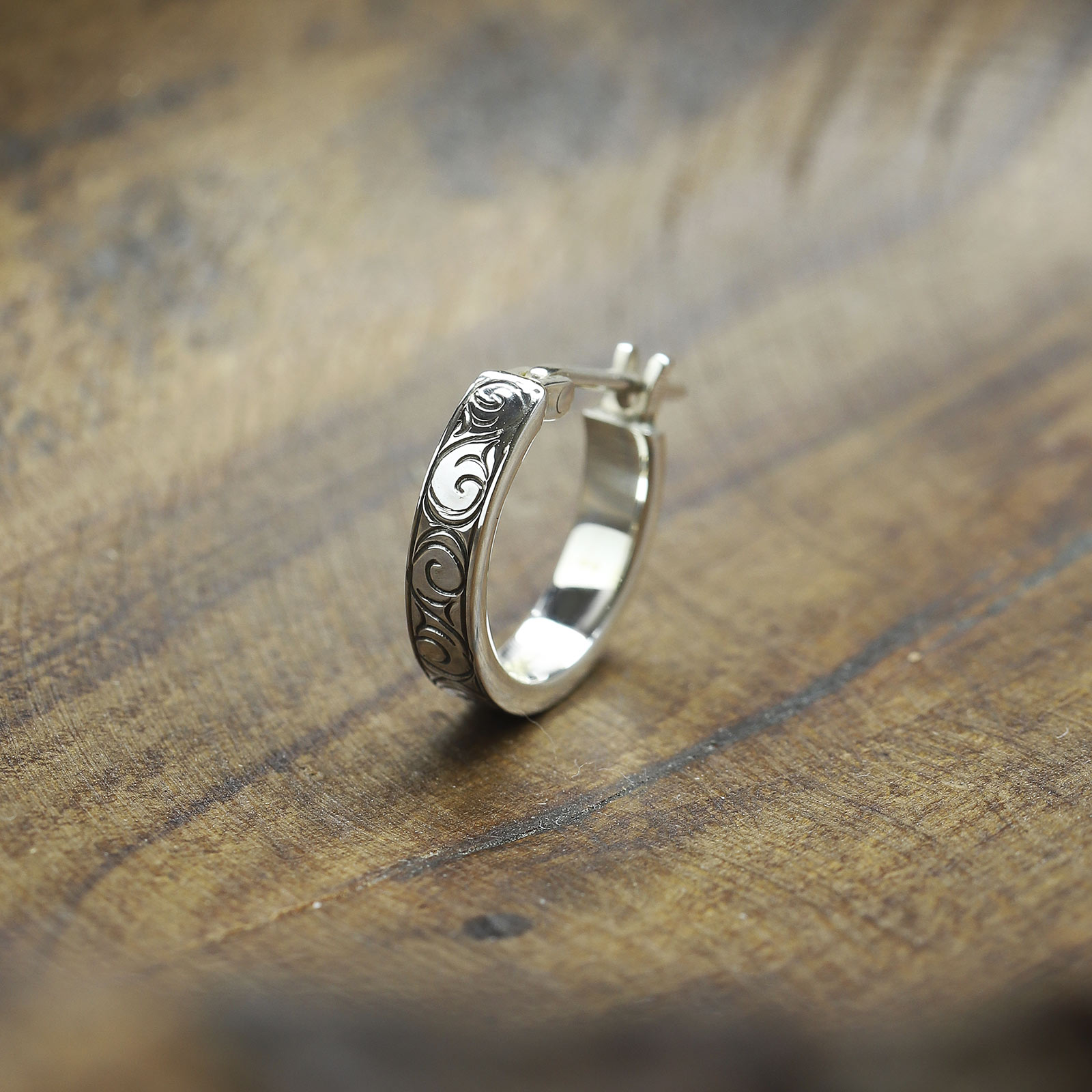 Suman Dhakhwa（スーマンダックワ） Eternal Pierce（エターナルピアス）