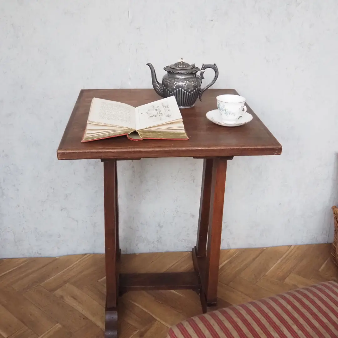 アンティークテーブルのオンライン商品 イギリスとフランスから洗練