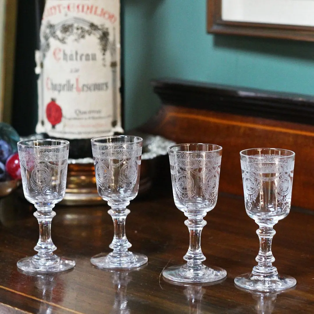 アンティーククリスタルグラス イギリス ワイングラス 繊細な模様の