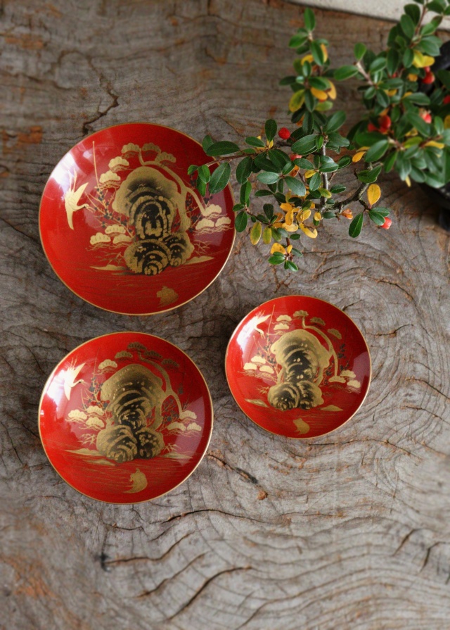 蒔絵三つ組盃 三宝 漆皿 漆器 漆盆 酒器 お正月