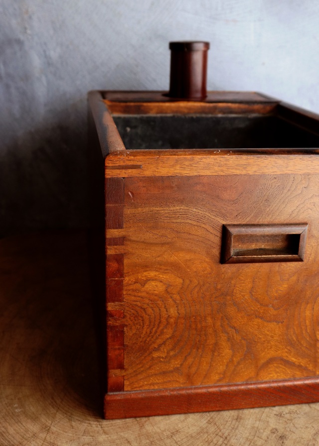 小さな長火鉢 手あぶり 民具 木製火鉢 卓上火鉢 古家具 風炉 欅Antique