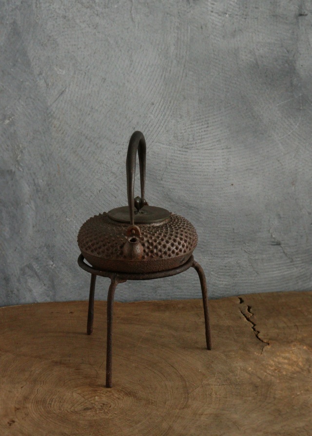古い五徳 鉄製五徳 火鉢周りのお道具 卓上火鉢 古道具 民藝 茶会