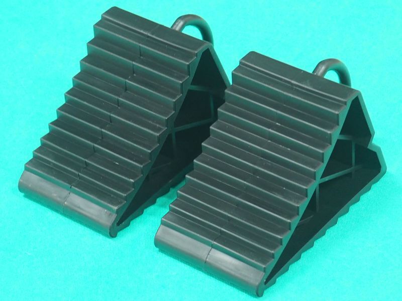 TRUSCO TTS-2T-BK タイヤストッパー(2個入り)黒 2トン車以下 [489-0698