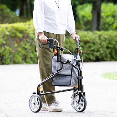 取扱終了】3輪歩行車 トライウォーカーR(TR-62R-BK) インタージェット