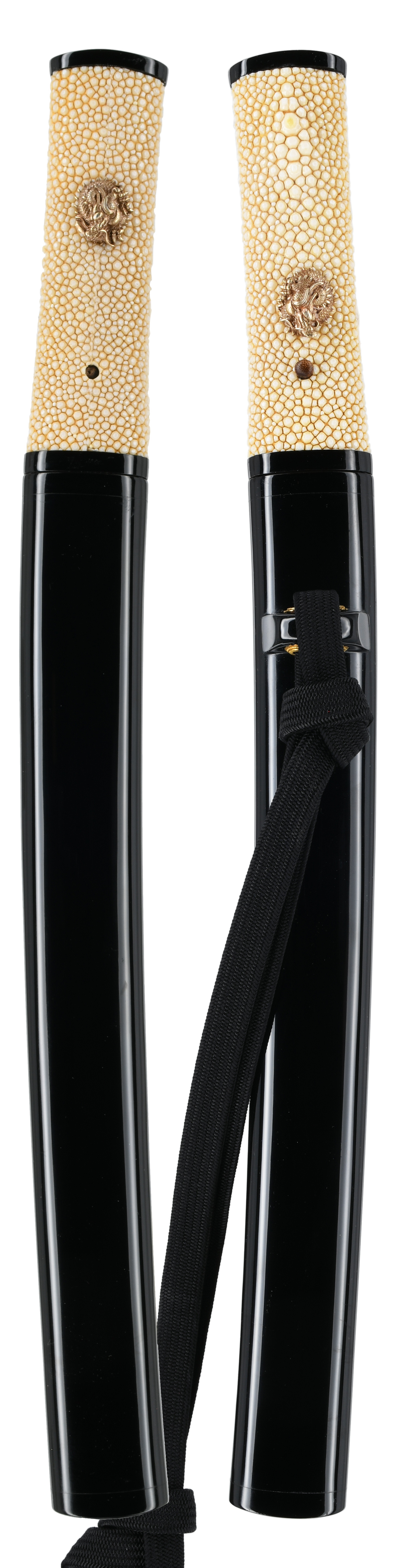 短刀 日本鍛冶宗匠伊賀守藤原金道 (菊紋)雷除 天保十五年八月日 附 黒