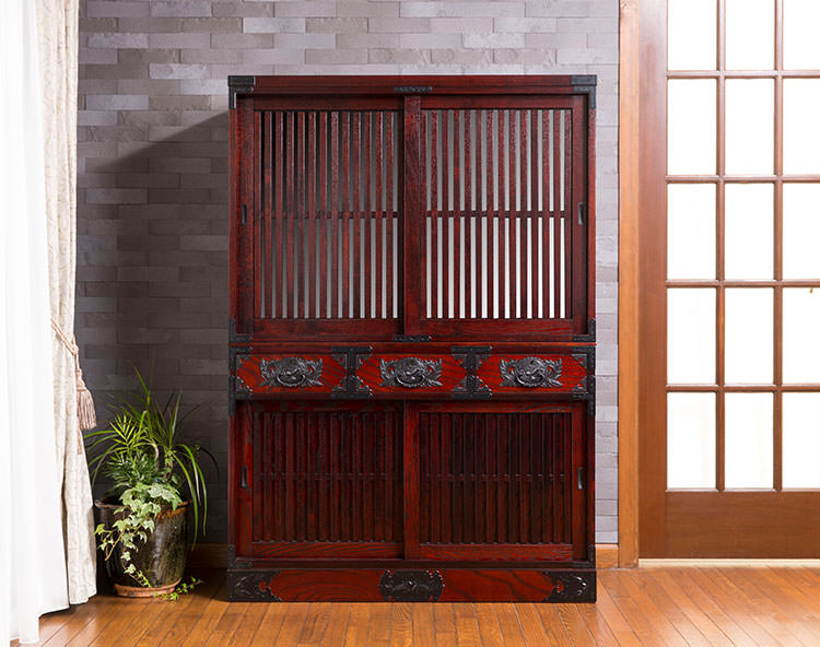 日本の伝統と品格 水屋箪笥のある暮らし