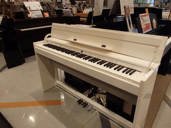 電子ピアノ】展示品1台限りのお買い得品をご紹介！Roland DP90(白塗