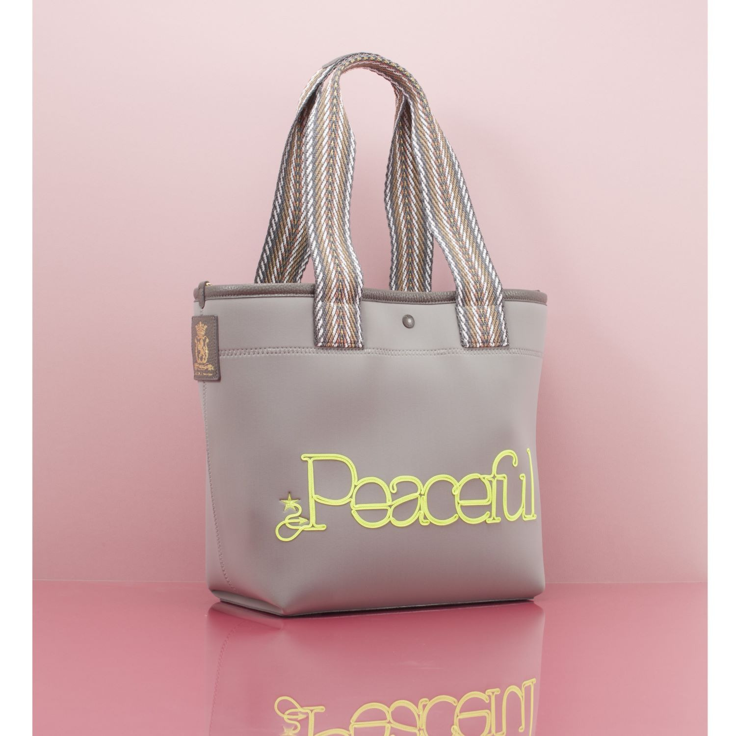 エーディーエムジェイ 魔法のように軽い マジックライト