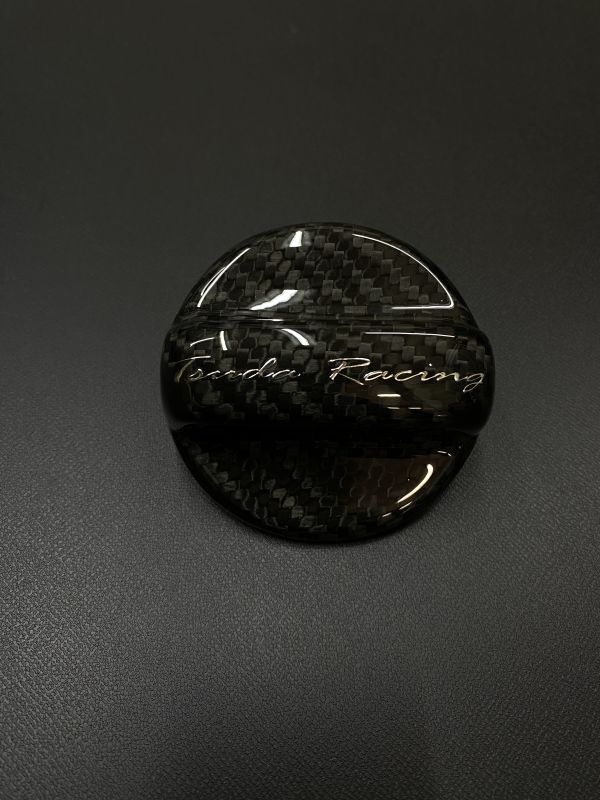 DAMSEL カーボンファイバーフューエルキャップカバーJB64/74 - Tsuda