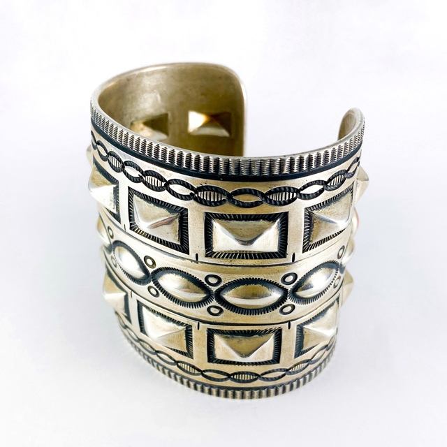 Mckee Platero Coral Bangle 311 | ターコイズ・メンズシルバー