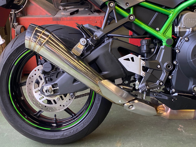 Z H2 POWERBOX | 忠さんが陣頭指揮をとってマフラーを開発していく実際