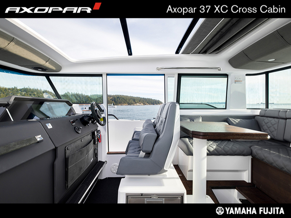 新艇 AXOPAR 37 XC Cross Cabin YAMAHA搭載 2025モデル新艇予約受付中