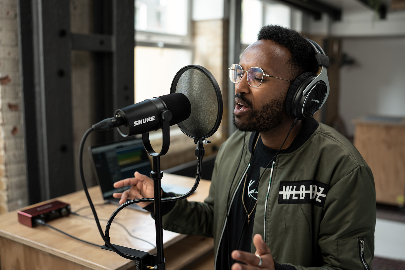 Shure MV7X Microphone podcast / radio