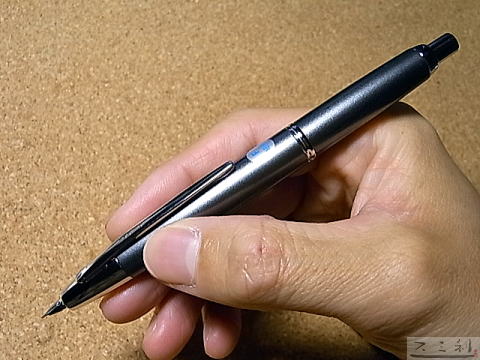 パイロット キャップレス・デシモ万年筆、スミ利で大好評販売中！ 世界