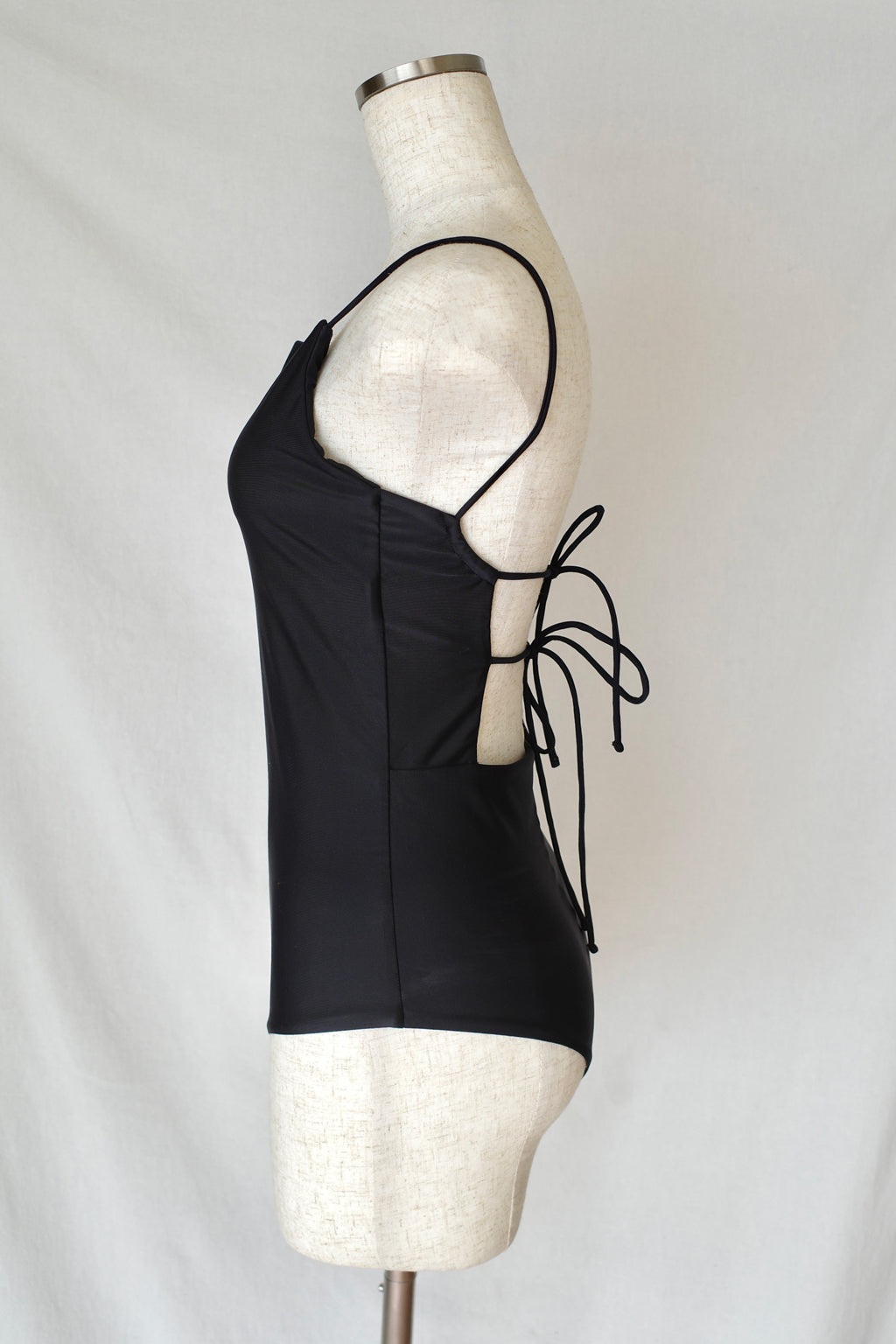 バックオープンワンピース モダン 大人シンプル 無地 ボディースーツ