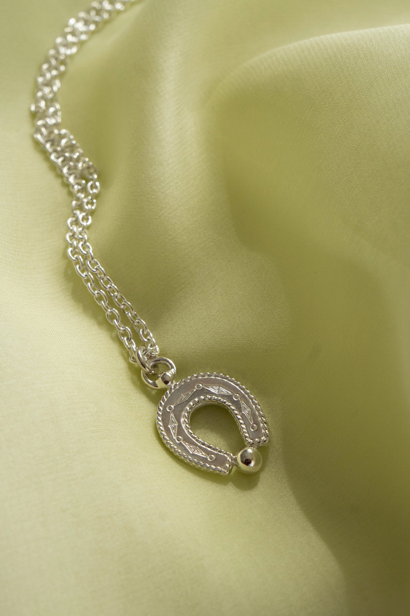 WAKAN SILVER SMITH ワカンシルバースミス Spirit Horse shoe Necklace