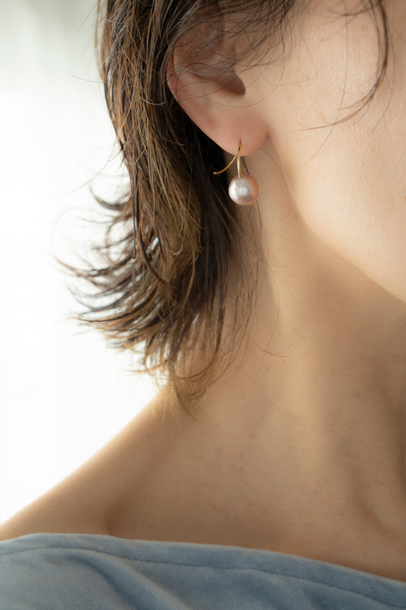 MINIMUMNUTS Fresh water pearl curl pair pierce PK ミニマムナッツ