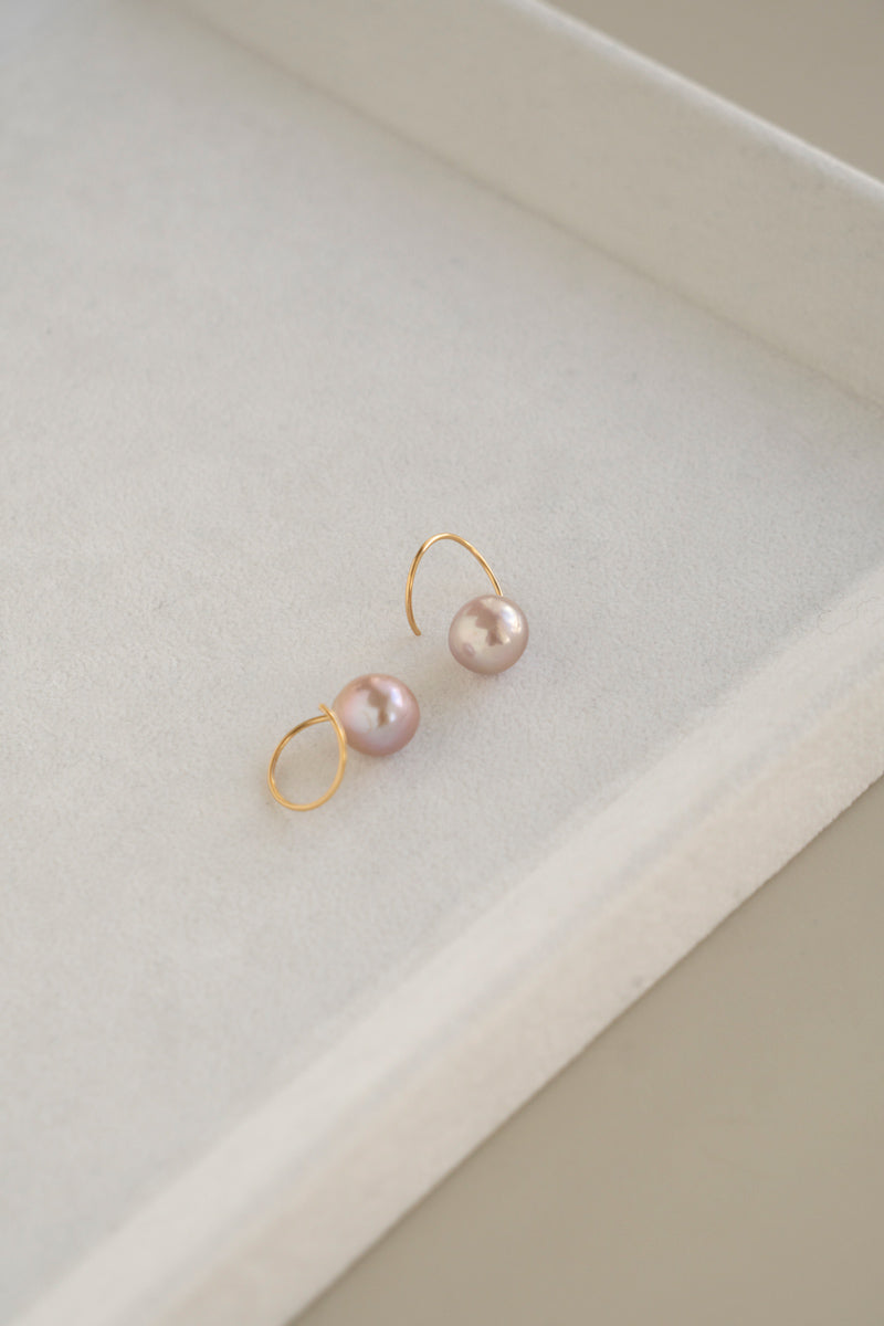 MINIMUMNUTS Fresh water pearl curl pair pierce PK ミニマムナッツ