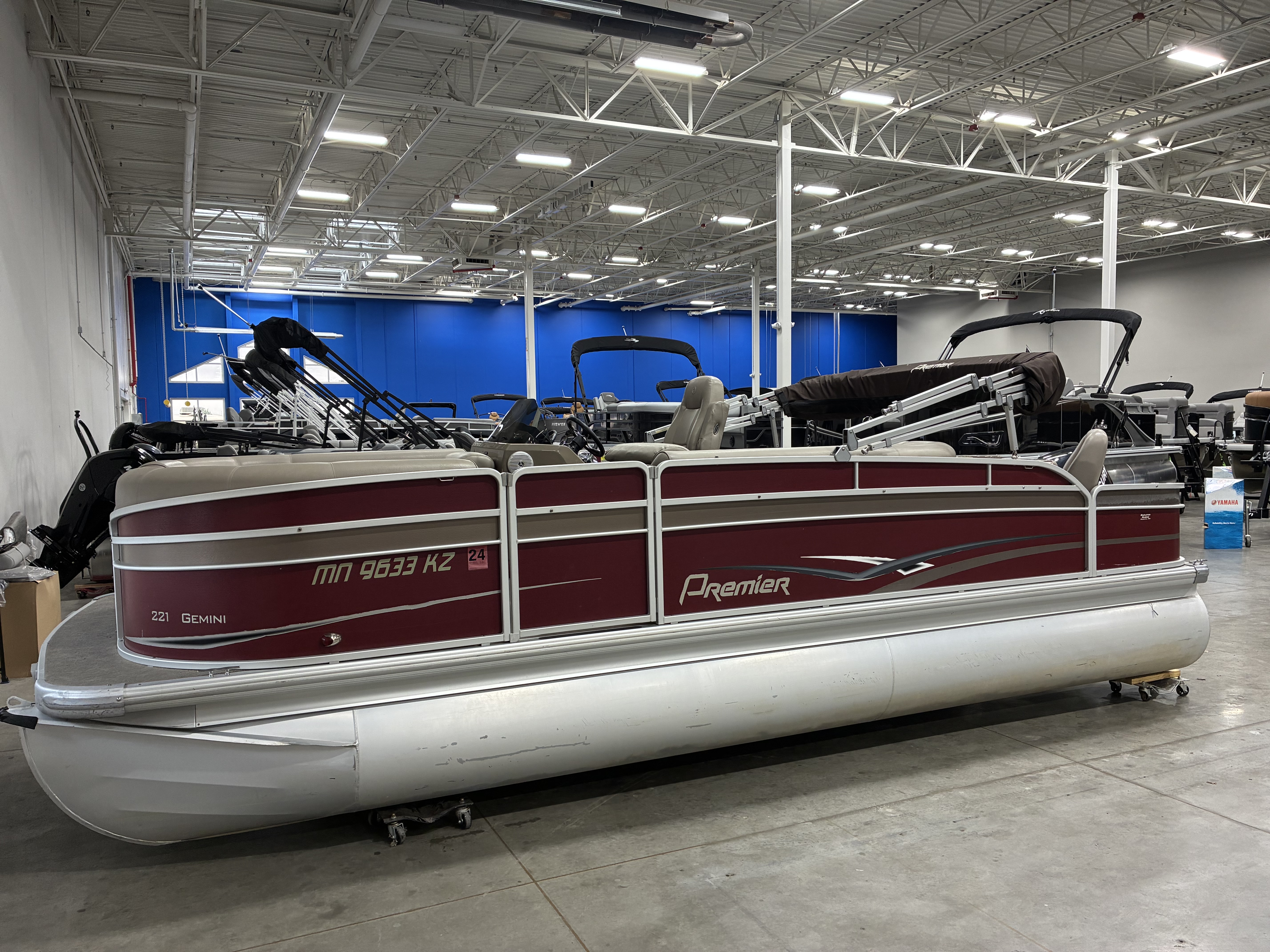 2013 Premier 221 Gemini Pontoon & Mercury Optimax 75 & Hewitt Legs
