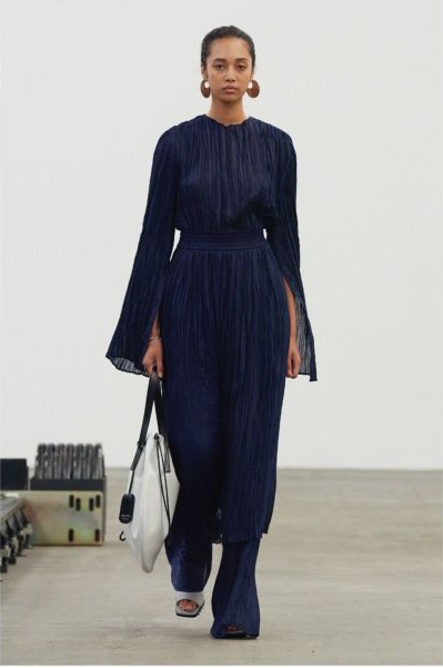 HYKE(ハイク)のRANDOM PLEATED SERIESの魅力に迫る！