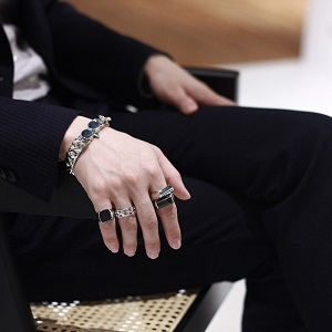 TOM WOOD(トムウッド)】 Curb M ブレスレット(6.5～8.3)｜PARIGOT