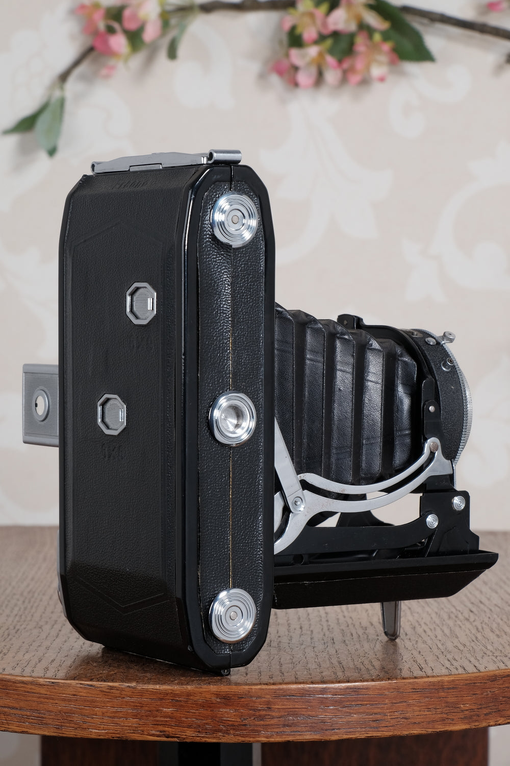 Near mint! 1956 Zeiss Ikon 6x9 camera, coated Carl Zeiss Tessar