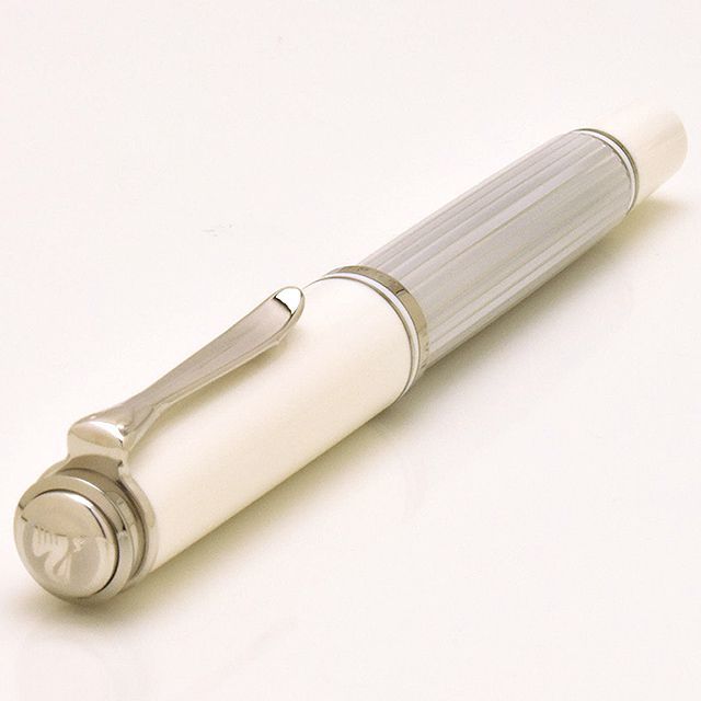 ギフト化粧箱入りボトルインク付】Pelikan ペリカン 万年筆