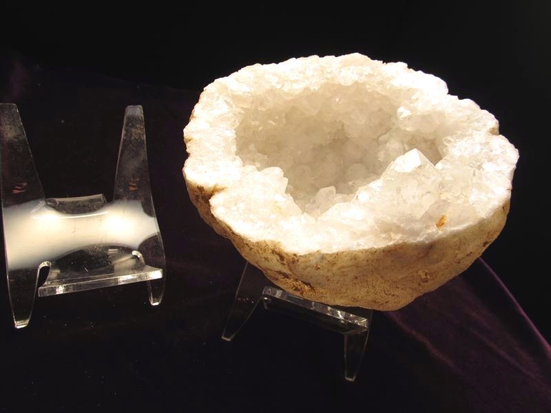 ☆置物や原石などのディスプレイに使える☆アクリル製イス型台座☆